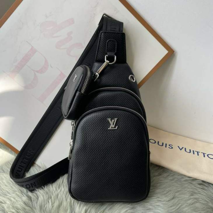 Picture of Louis Vuitton Mens Bags _SKUfw221783979fw